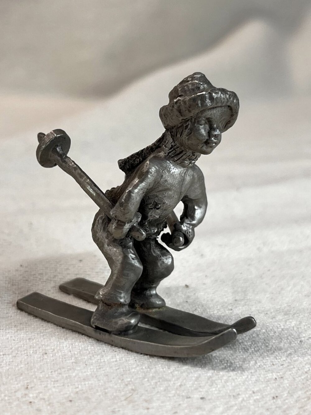 Vintage P Davis SKIER 1975 Pewter Figure Skiier Skiing Rawcliffe